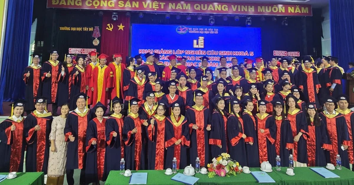 Quả ngọt hơn 20 năm mở cửa giảng đường đại học ở miền Tây