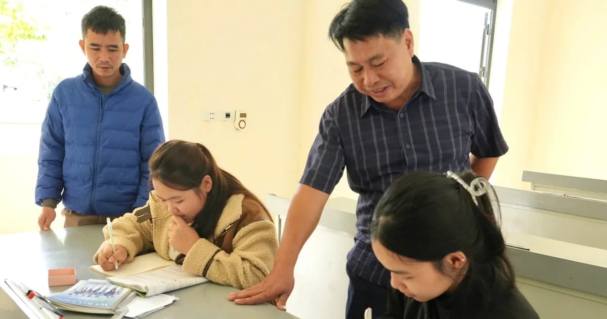 Giải bài toán bán trú cho học sinh vùng khó