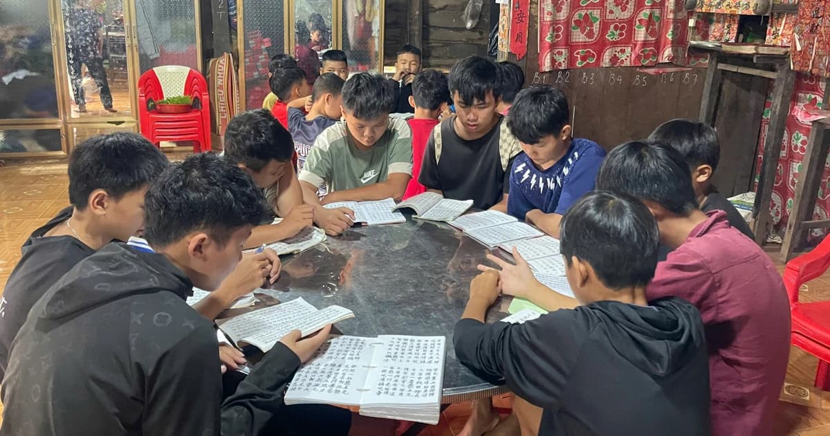 Giữ hồn văn hóa giữa đại ngàn qua chữ Nôm Dao