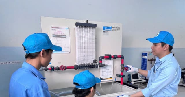 Đề xuất chính sách hỗ trợ người học, giảng viên ngành, lĩnh vực trọng điểm