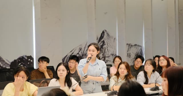 Bồi dưỡng kỹ năng kiểm chứng tin giả cho sinh viên