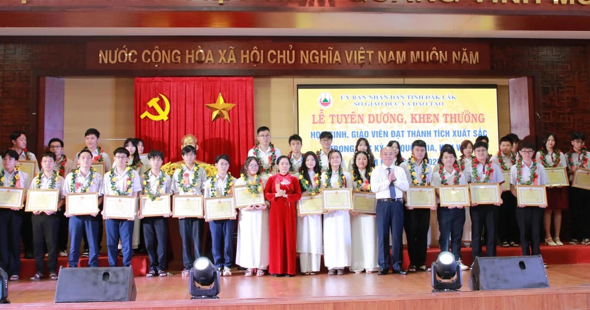 Đắk Lắk tuyên dương học sinh, giáo viên tiêu biểu năm học 2024-2025