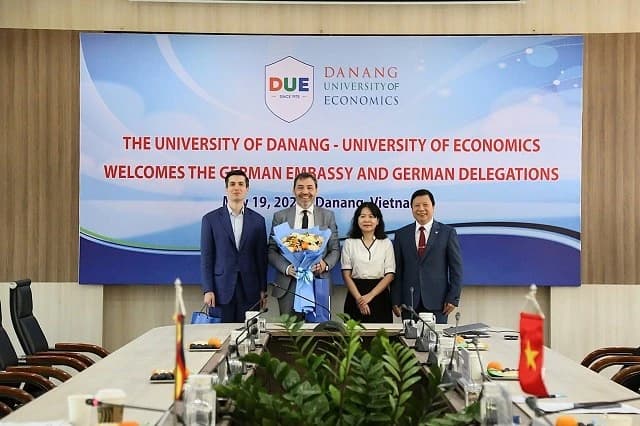 'Chuyến xe hướng nghiệp Đức' đến với sinh viên Trường ĐH Kinh tế Đà Nẵng