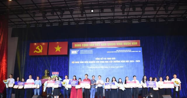 Chiến thắng Kỳ thi Mô hình hoá Toán học 2025 đều thuộc về học sinh trường chuyên
