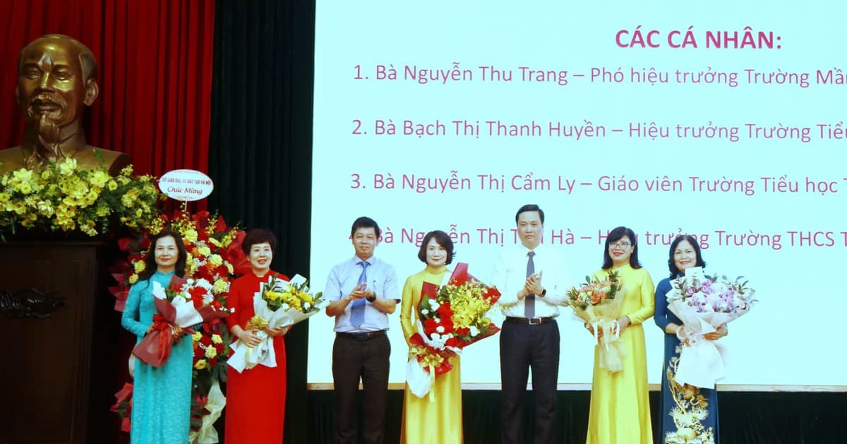 Hà Nội: Quận Hoàn Kiếm tuyên dương giáo viên, học sinh giỏi tiêu biểu