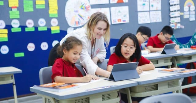 Thiếu nhi Thủ đô tranh tài tuyên truyền sách và ca khúc măng non