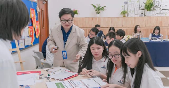 Đề Tiếng Anh thi vào lớp 10 Hà Nội ổn định cấu trúc, nâng cấp độ khó