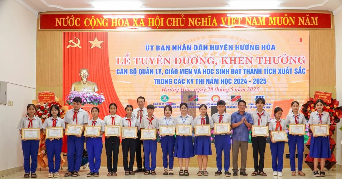 Ngành Giáo dục Hướng Hoá (Quảng Trị) tuyên dương, khen thưởng học sinh xuất sắc