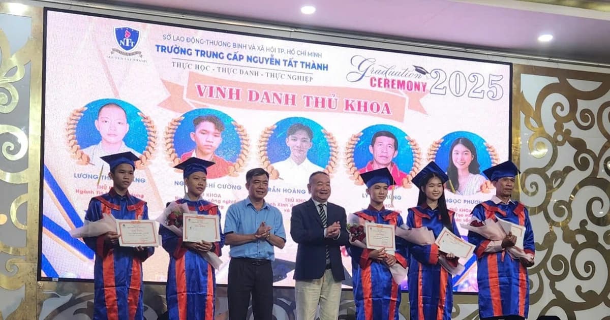 Người gieo hạt trên mảnh đất giáo dục '4 không'