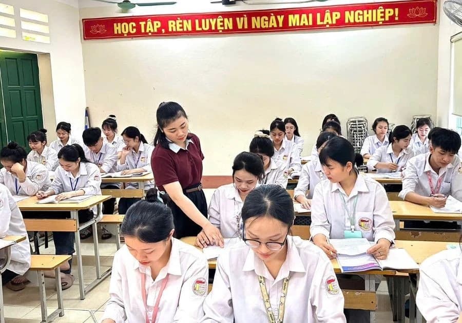 Phú Thọ đẩy mạnh chuyển đổi số trong kiểm định chất lượng giáo dục THPT