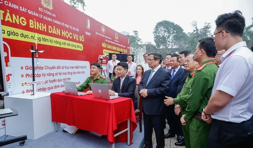 Nền tảng xây dựng 'Bình dân học vụ số'