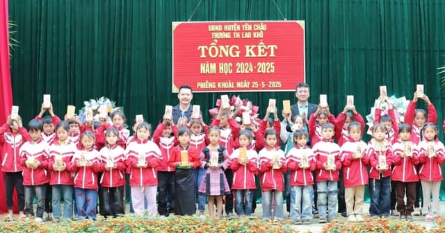 Triển lãm hội họa 'Miền Xanh' diễn ra tại Bảo tàng Mỹ thuật Việt Nam