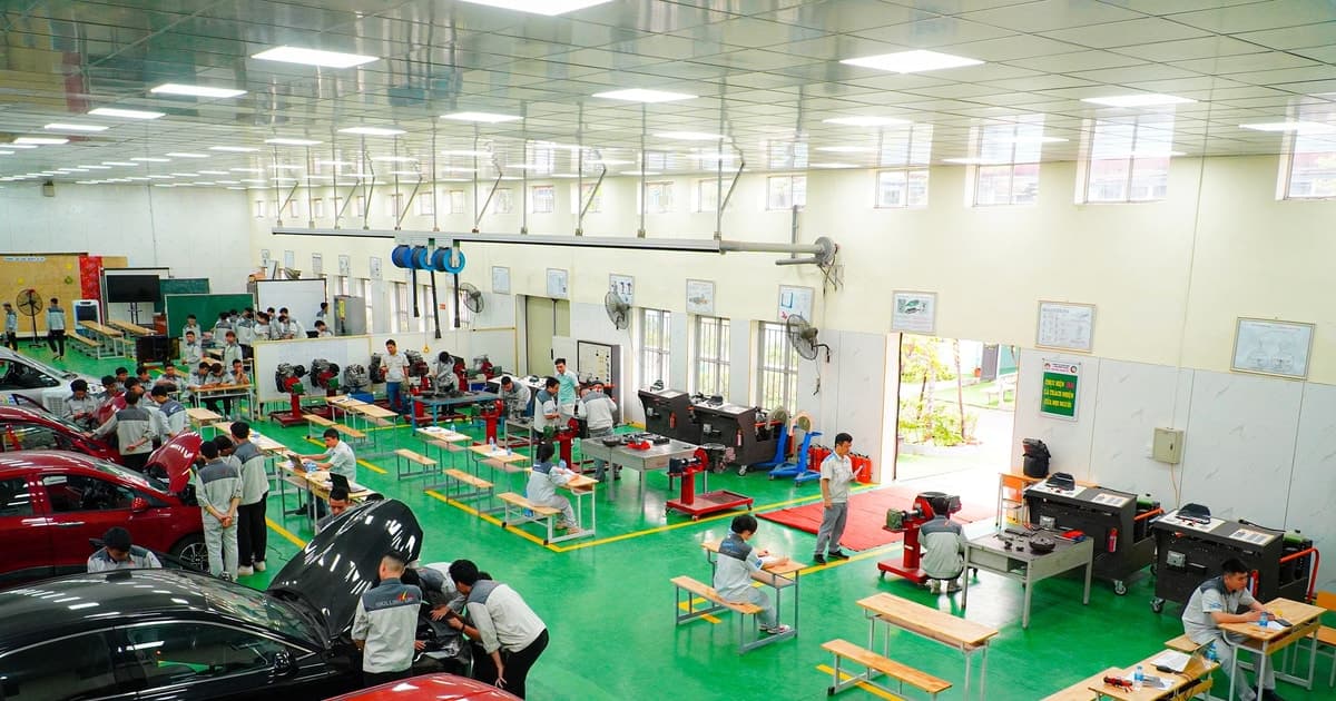 Đề Tiếng Anh thi vào lớp 10 tại Nam Định vừa sức với học sinh