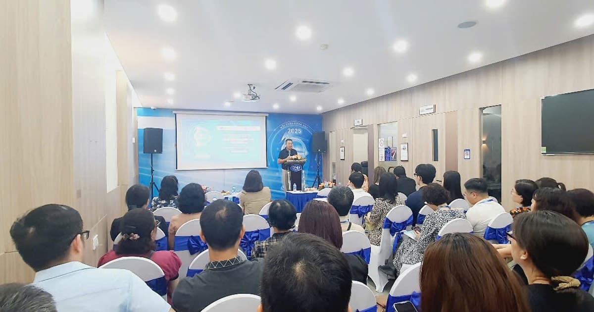 Kiểm soát và điều trị tật khúc xạ như thế nào cho hiệu quả