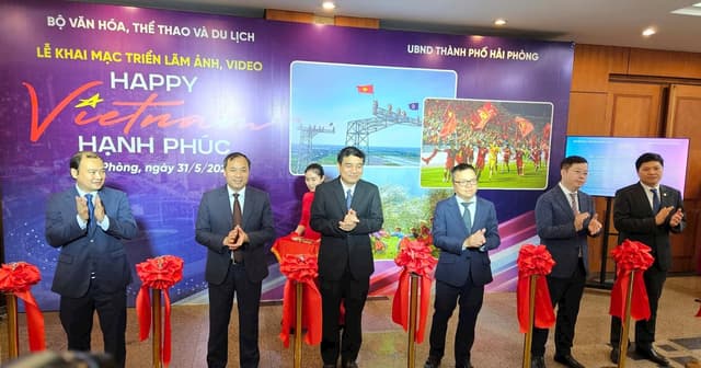 Hà Nam khai mạc trưng bày chuyên đề về lịch sử, cổ vật và 100 năm Báo chí Cách mạng Việt Nam