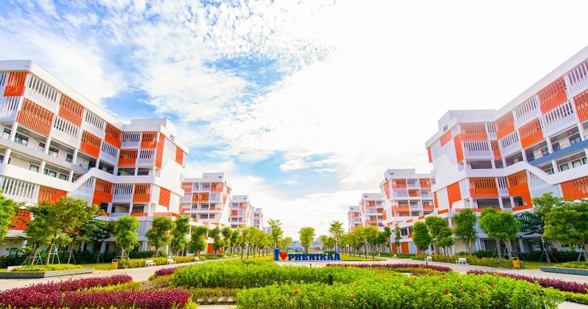 Hàng tỉ đồng học bổng đổ về thu hút sĩ tử tài năng 2025