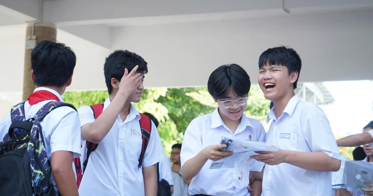 Bài hát 'Viết tiếp câu chuyện hòa bình' trong đề thi tiếng Anh vào lớp 10 ở Đà Nẵng