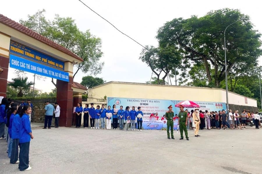 Nhóm học sinh Phú Thọ vào chung kết toàn quốc cuộc thi về trí tuệ nhân tạo
