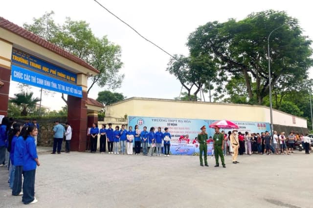 Nhóm học sinh Phú Thọ vào chung kết toàn quốc cuộc thi về trí tuệ nhân tạo