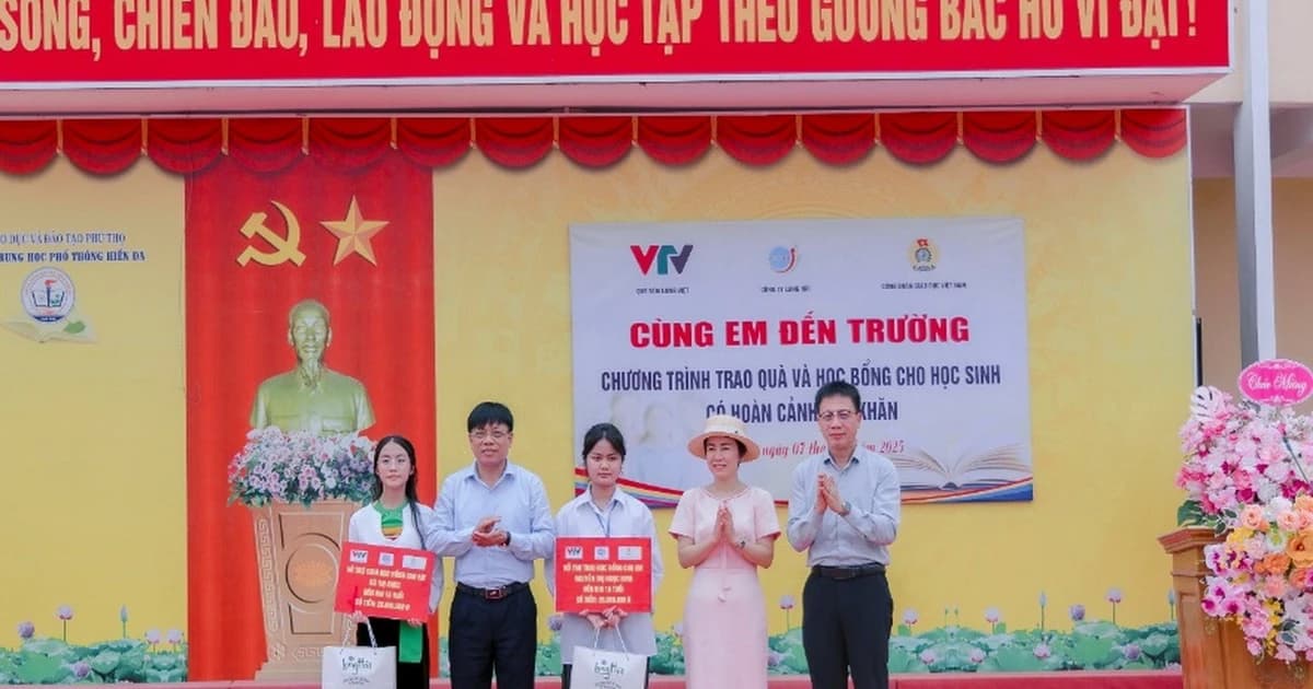 Công đoàn Giáo dục Việt Nam giúp học trò nghèo viết tiếp ước mơ