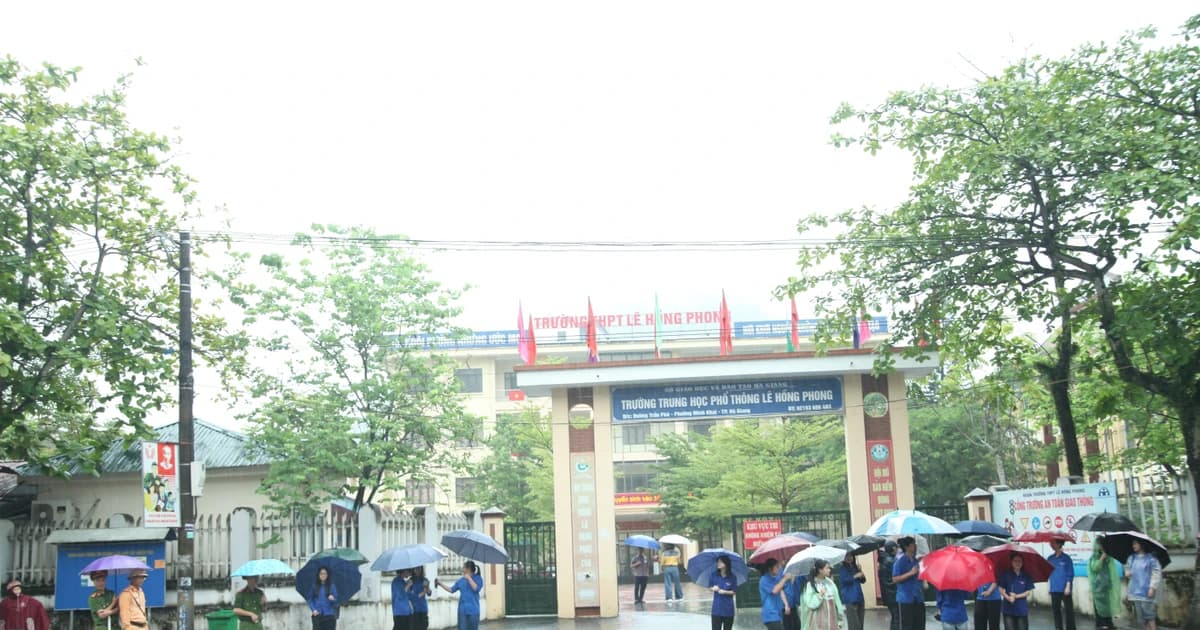 Hơn 10.500 thí sinh Hà Giang làm bài thi đầu tiên kỳ thi vào lớp 10