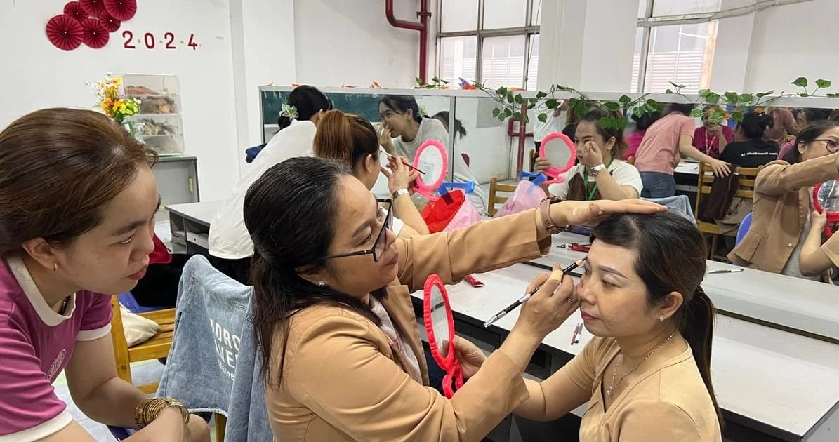 Trường nghề dạy nghề 'thời thượng'