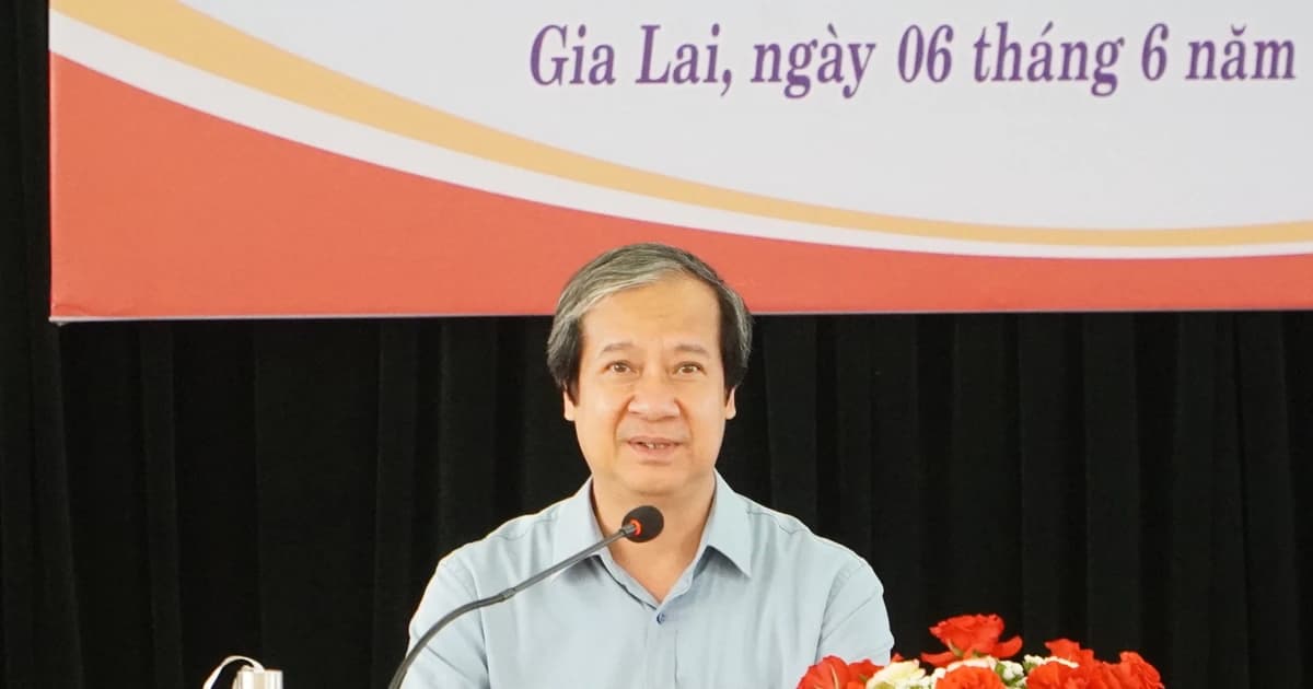 Bộ trưởng Nguyễn Kim Sơn chia sẻ khó khăn với ngành Giáo dục Gia Lai