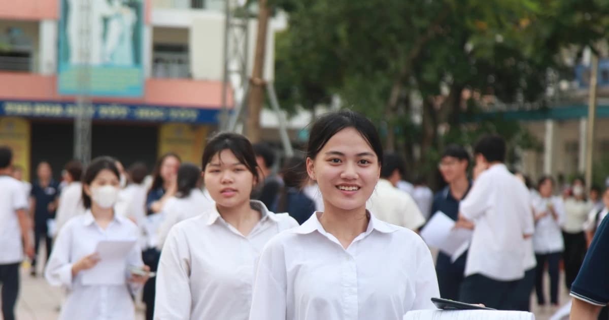 Đề Văn vào lớp 10 Hà Nội lan tỏa giá trị nhân văn từ những điều bình dị