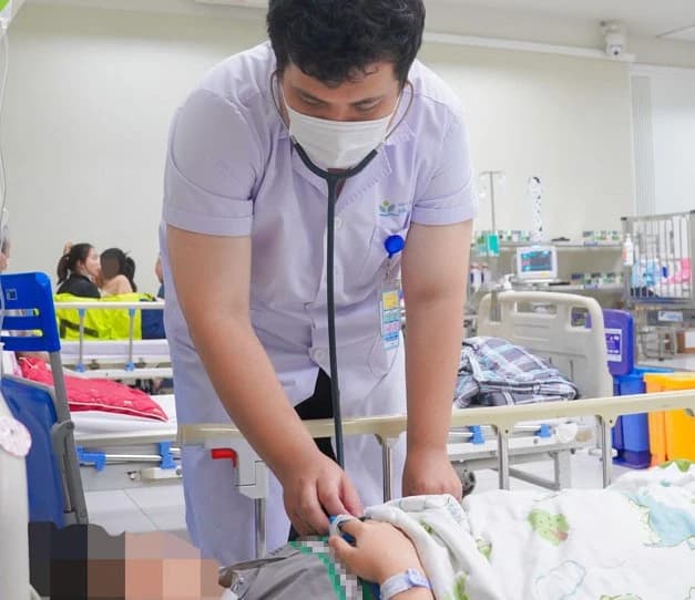 Thiếu niên ngộ độc do dùng thuốc lá điện tử