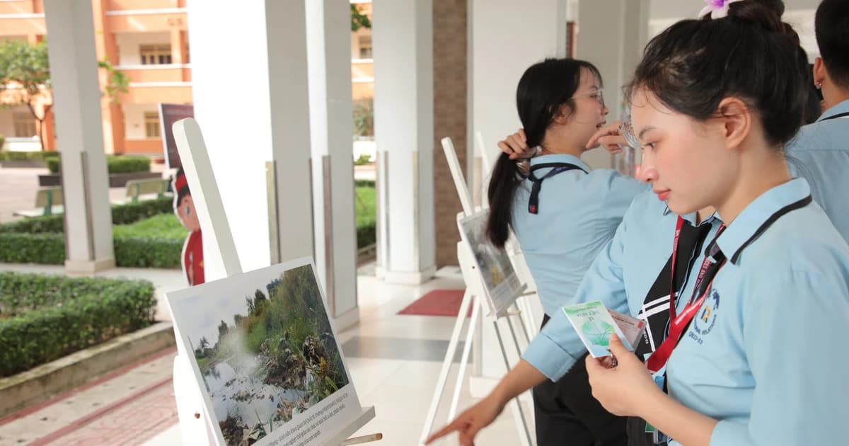 Sinh viên Nhân văn cùng 'dệt' lối sống xanh