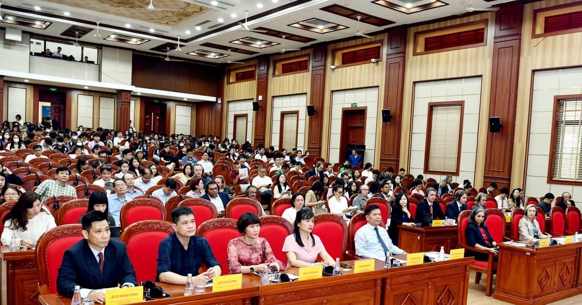 Thúc đẩy hành trình chuyển dịch năng lượng sạch của Việt Nam
