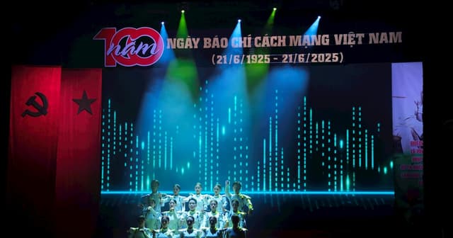 Hào khí 100 năm Báo chí Cách mạng Việt Nam vang vọng trên sân khấu nghệ thuật