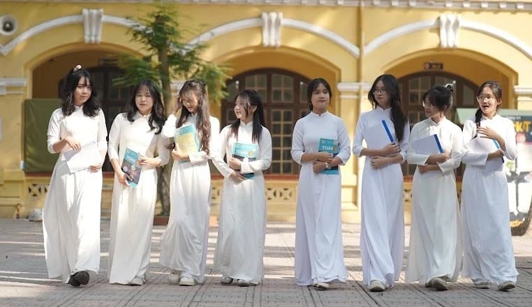 Khiêm tốn không phải là lùi lại!