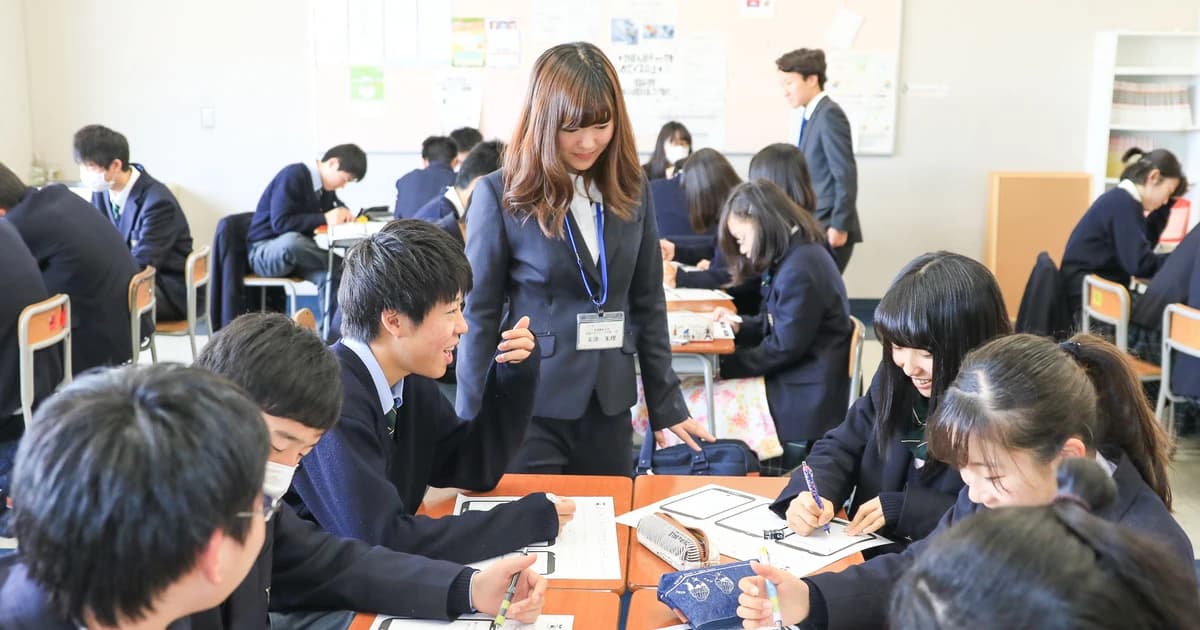 Nhật Bản: Miễn học phí gây tranh cãi