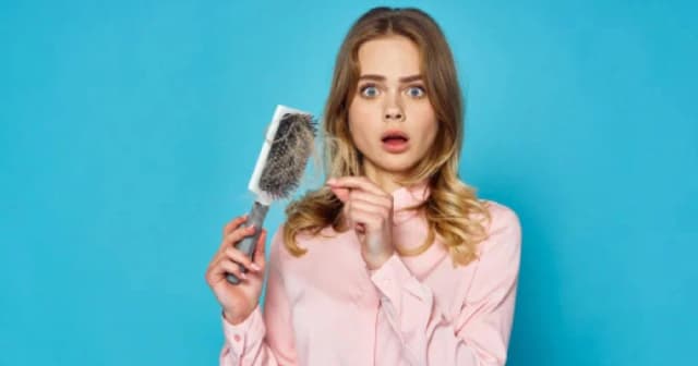 Bác sĩ chia sẻ 6 mẹo 'cứu' mái tóc vào mùa hè