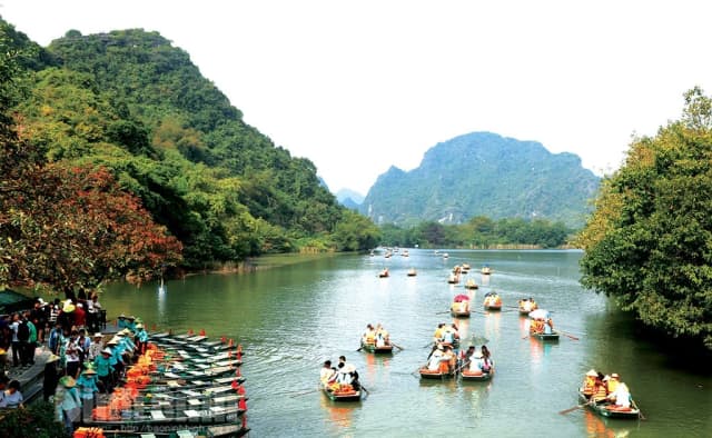 Du lịch Ninh Bình thắng lớn trong 6 tháng đầu năm 2025