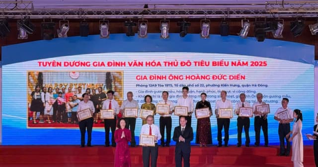 Hà Nội tuyên dương 80 gia đình văn hóa Thủ đô tiêu biểu năm 2025