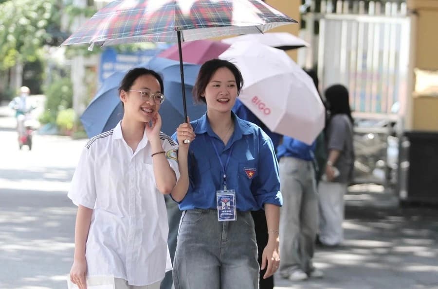Chung tay tiếp sức cho sĩ tử