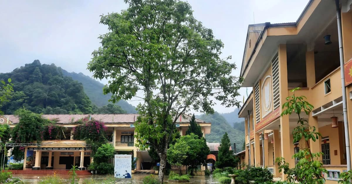 Từ mái trường cũ kỹ, lời ước mong của học trò vùng biên vọng xa