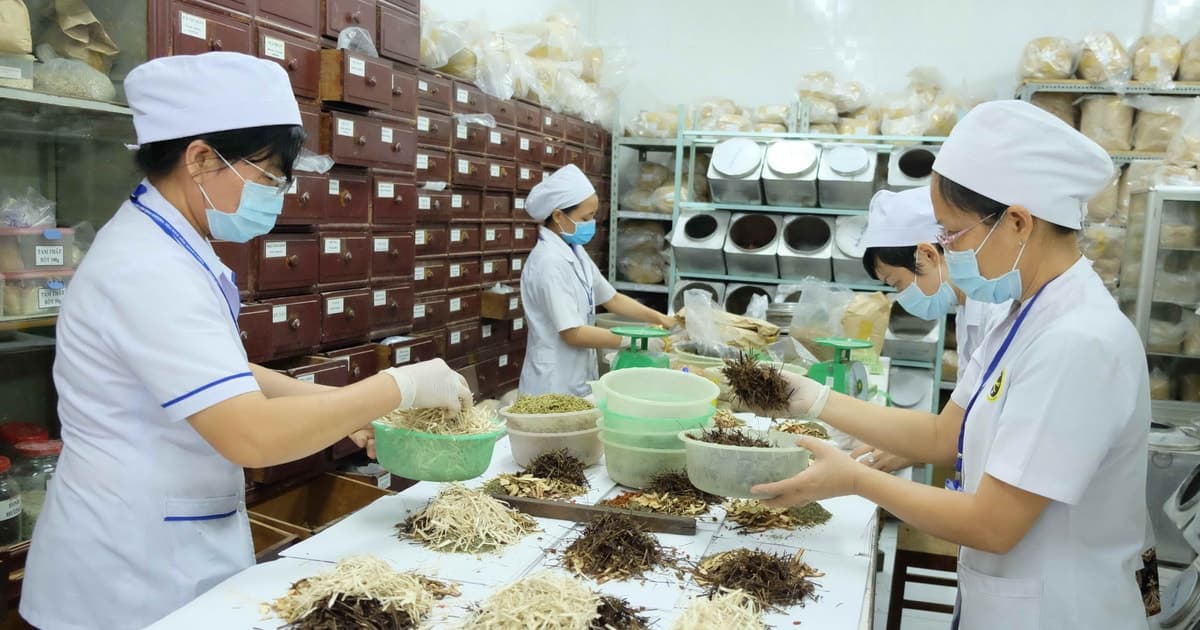 Bảo hiểm y tế sẽ thanh toán nhiều khoản chi mới với thuốc y học cổ truyền