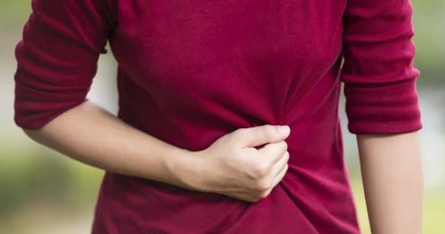 Những cơn đau bụng bất thường, tiết lộ bạn đang gặp phải vấn đề sức khỏe gì?