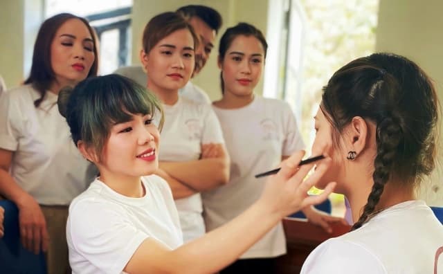 Học nghề tuổi trung niên: Liều lĩnh hay khởi đầu mới?