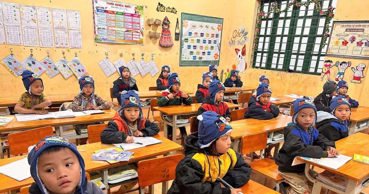 Chương trình nông thôn mới - đòn bẩy nâng bước học trò vùng khó