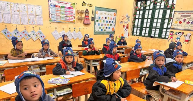 Chương trình nông thôn mới - đòn bẩy nâng bước học trò vùng khó