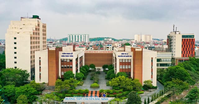 Hai trường chuyên ở Bắc Ninh đổi tên sau sáp nhập, nhiều ý kiến tiếc nuối