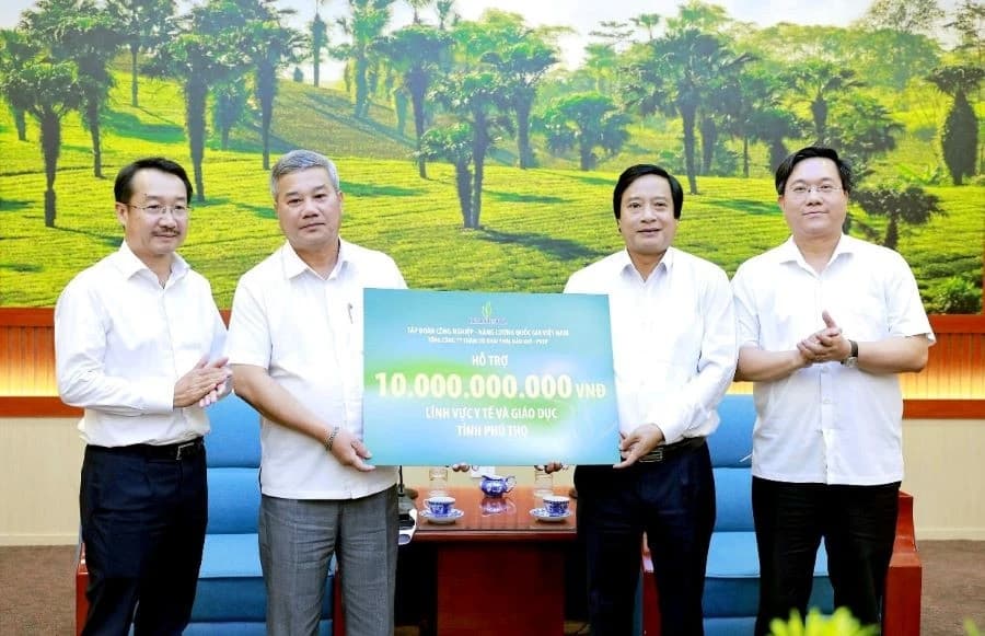Tập đoàn PVN hỗ trợ 10 tỷ đồng lĩnh vực Y tế và Giáo dục của tỉnh Phú Thọ