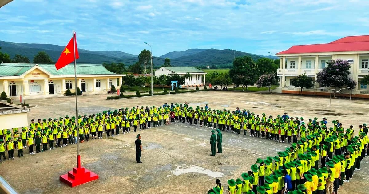 Học kỳ trong quân đội ở Thanh Hóa giúp học sinh trưởng thành từ những ngày đầu xa nhà