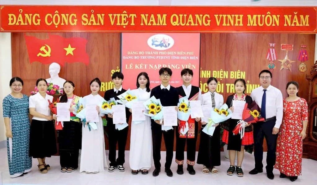 Phát triển Đảng trong trường học: Tạo nguồn kế cận vững chắc