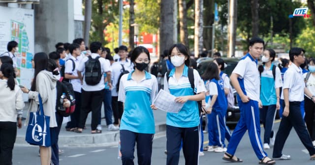 Điểm sàn của nhiều trường đại học ở TPHCM giảm mạnh
