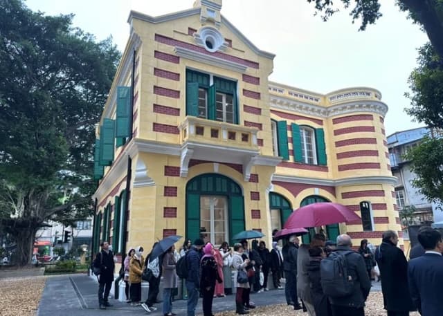 Cùng hẹn đối thoại văn hóa